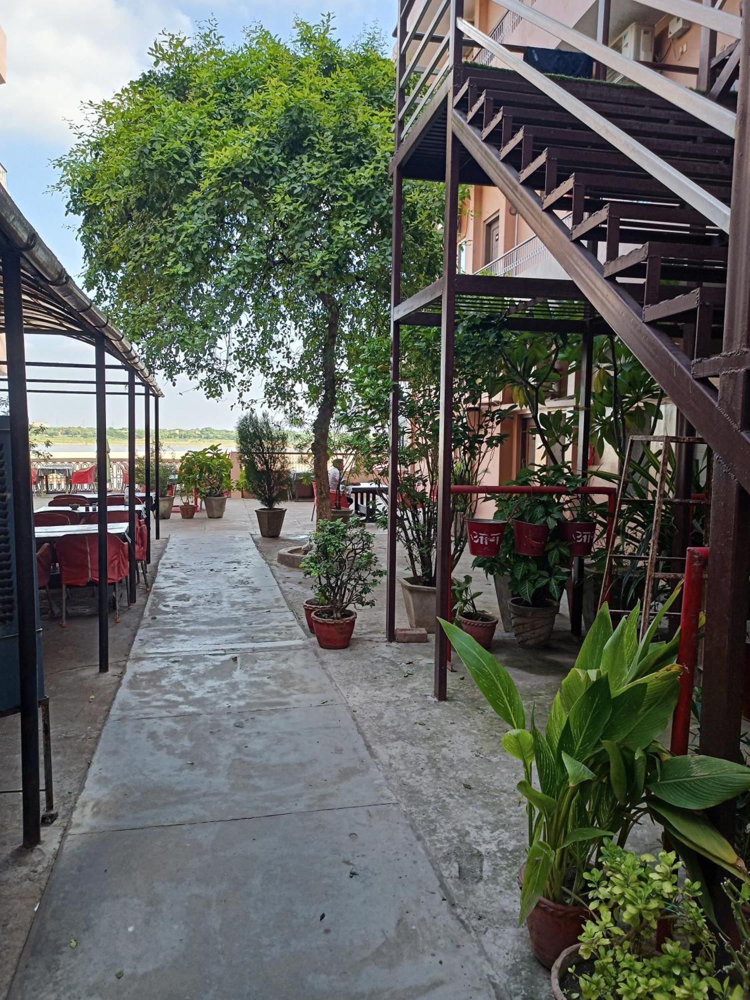 Alka Varanasi