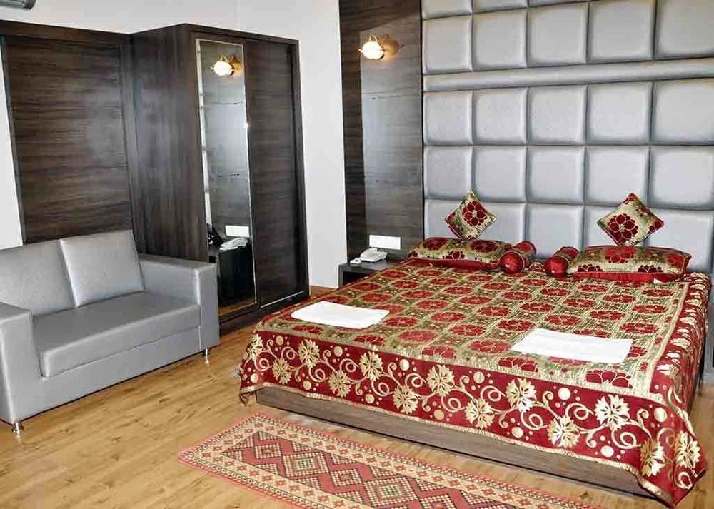 Alka Hotel 3*